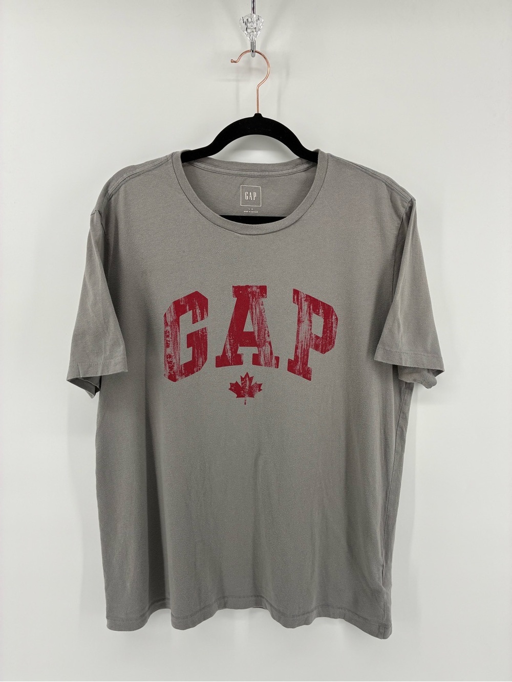 GAP Men's Gray Short-Sleeve Logo T-Shirt with Maple Leaf Red Print